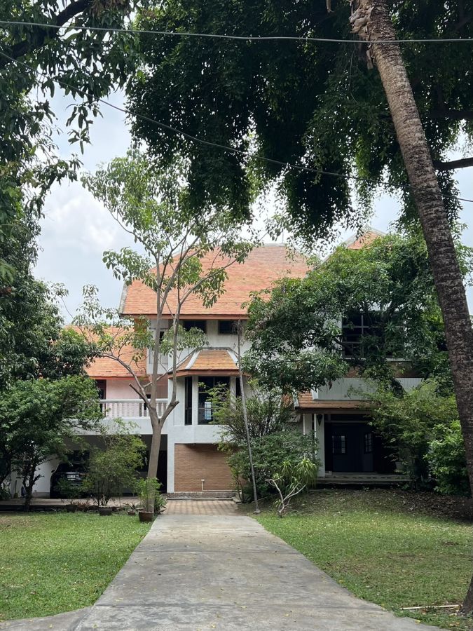 - ขายที่ดินพร้อมบ้านเดี่ยว2ชั้น พื้นที่ 200 ตร.ว. ซ.ลาดพร้าว43 แขวงสามเสนนอก เขตห้วยขวาง กทม (ใกล้ BTSสถานีภาวนา)
