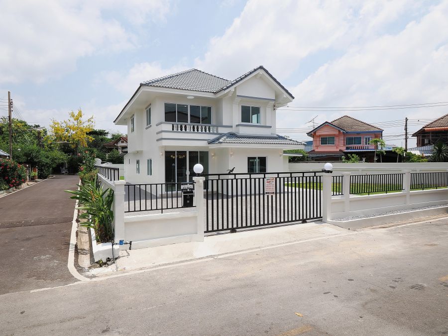- บ้านเดี่ยว 2 ชั้น ม.เบญจทรัพย์นคร บ้านเลขที่ 49/460 126.1 ตร.ว. ขาย 4.99M