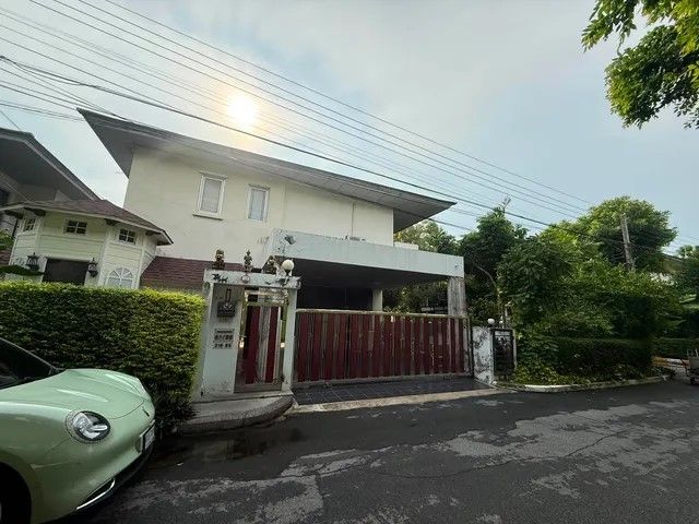 - บ้านเดี่ยวสุดหรู หมู่บ้านโนเบิล ทารา งามวงศ์วาน พร้อมสระว่ายน้ำส่วนตัว แปลงมุมในโครงการคุณภาพ ติดรถไฟฟ้า ขายต่ำกว่าราคาประเมิน