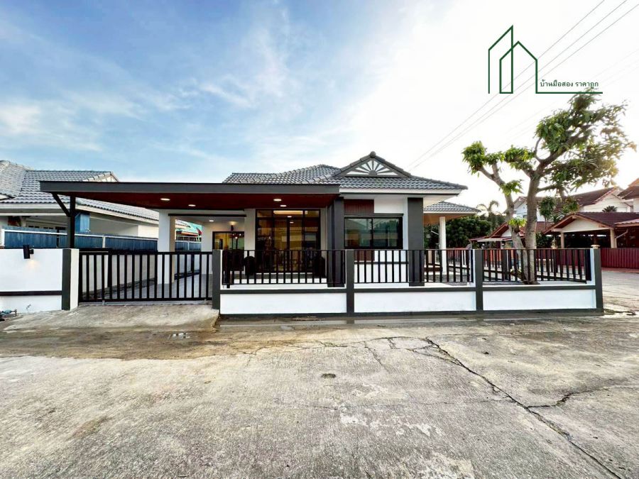 - บ้านเดียวชั้นเดียว หมู่บ้านซื่อตรง ถนนสุวินทวงศ์ 31 หลังมุม รีโนเวทใหม่ แต่งสวยพร้อมอยู่แถมเฟอร์
