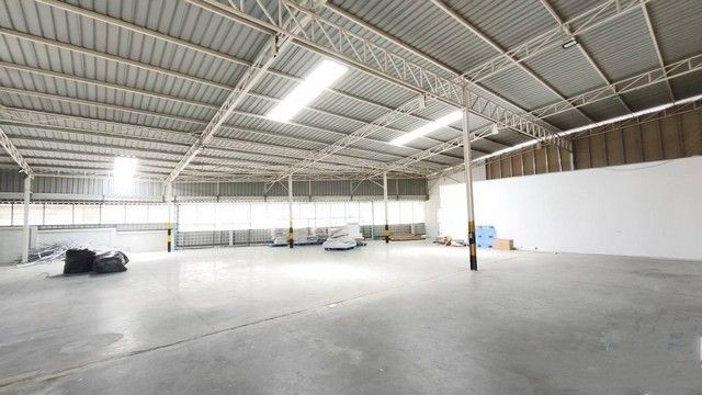 - ให้เช่าโกดังโรงงาน พื้นที่อุตสาหกรรม ขอใบ ร.ง. 4 ได้เหมาะสำหรับอุตสาหกรรมเบา คลังสินค้า ย่านแพรกษา พื้นที่รับน้ำหนัก 2.5 ตันต่่อ ตร.ม.