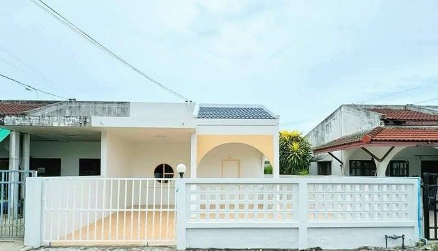 - บ้านใจกลางเมืองระยอง ใกล้หมู่บ้านเพลินใจ 4 ห้างดิโอโซน ผ่อนเพียงเดือนล่ะ 6000 กว่าบาท