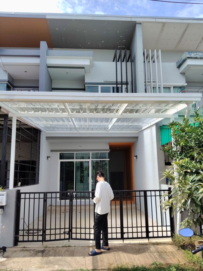 - บ้านทาวโฮมใกล้เซนทรัลกระบี่ รร.สาธิต กระบี่ รร.เทศบาล 4 ต.ปากน้ำ อ.เมืองกระบี่ จ.กระบี่