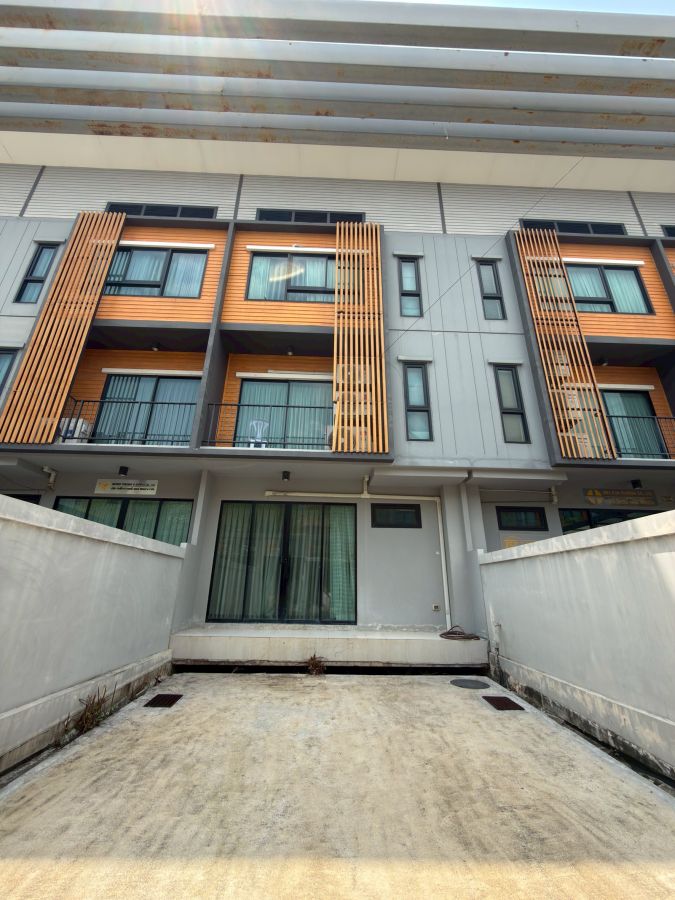 - ขาย/ให้เช่า ทาวน์โฮม 3 ชั้น Eco Space บางนา-วงแหวน ทำเลดี เดินทางสะดวก ใกล้ Mega Bangna