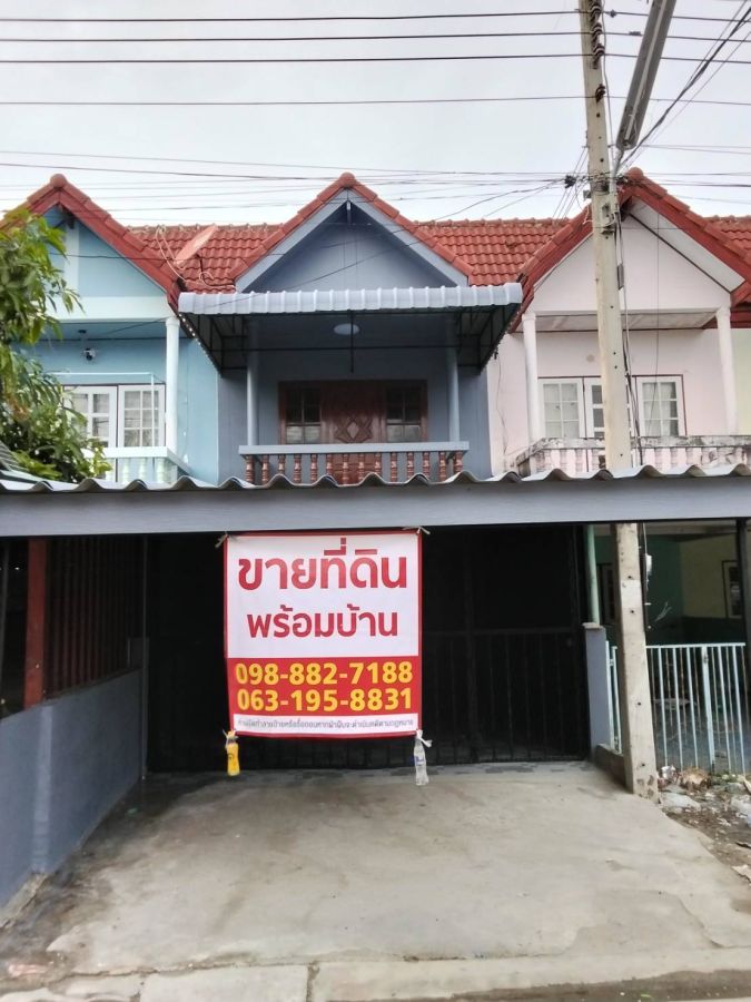 - ขายทาว์นเฮ้าส์ 2 ชั้น หมู่บ้านโชคบุญมี 3 อำเภอชะอำ จังหวัดเพชรบุรี
