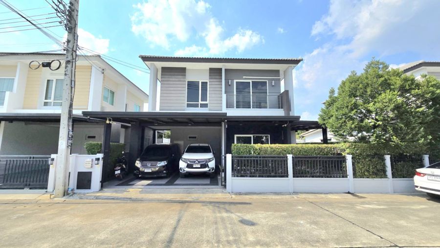 - ขายบ้านเดี่ยวเซนโทร ราชพฤกษ์แปลงหน้าสวน เนื้อที่ 52.1 ตร.ว. 175 ตร.ม. ใกล้สถานีรถไฟฟ้าMRT สถานีบางพลู สายสีม่วง ราคา 6.79 ลบ.