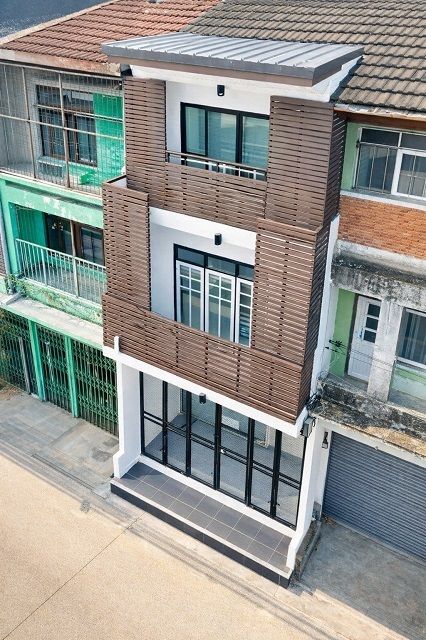 - รร.นานาชาติเวลล์ส อ่อนนุช 600 ม. AIRBNB อาคาร 3ชั้น 5นอน ใกล้ BTSบางจาก 460ม. 5น้ำ 18 ตร.ว.208 ตร.ม. 6 แอร์