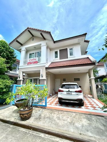 - ขายบ้านเดี่ยว 2 ชั้น หมู่บ้านไพรเวท เลคการ์เด้นท์ ขนาด 54.4 ตรว. ซอยพระยาสุเรนทร์ 39