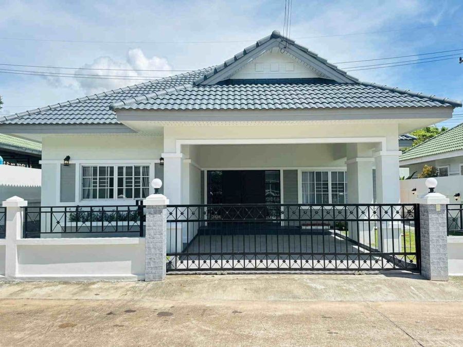- ขายบ้านเดี่ยวรีโนเวทใหม่ 3 ห้องนอน พร้อมเข้าอยู่ ทำเลดี พัทยา กระทิงลาย