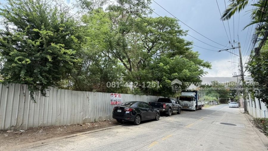 - ขายที่ดินซอยลาดพร้าว107 แยก7 พื้นที่ 199 ตรว. ถมแล้ว ทำเลดีสุดๆ ขายเพียงตรว.ละ 110,000 บาทเท่านั้น อยู่แนวรถไฟฟ้าสายสีเหลือง ใกล้สถานีบางกะปิ