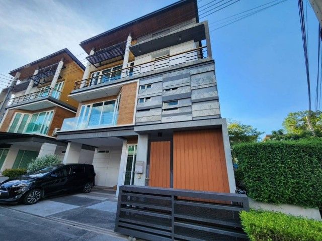 - ให้เช่าบ้านเดี่ยว3ชั้น พร้อมสระว่ายน้ำส่วนตัวใจกลางเมือง โครงการThe Gallery House Pattern มี4 นอน 6 น้ำ 1 แม่บ้าน ราคา160,000บาท