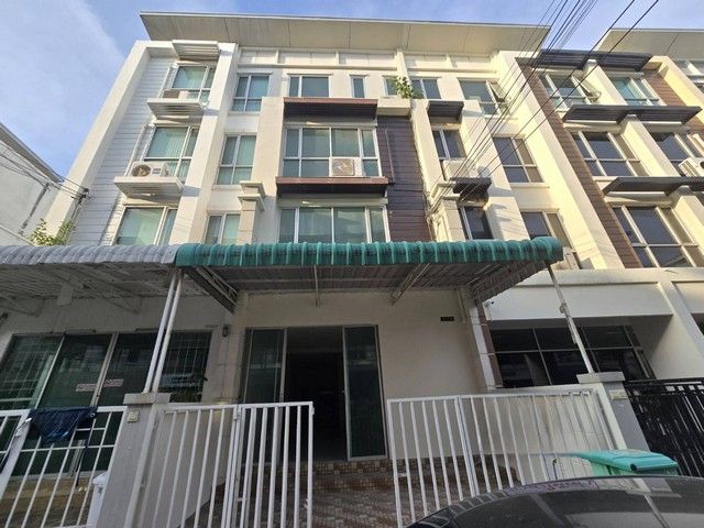 - อาคารพาณิชย์4ชั้น ให้เช่า โครงการ RK Office Park ร่มเกล้า ลาดกระบัง