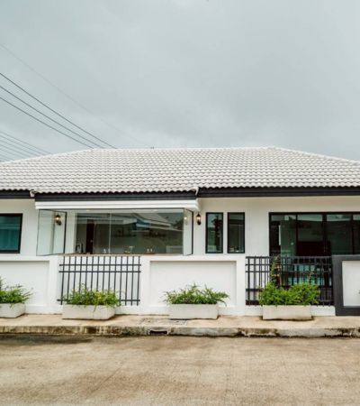- บ้านเดี่ยวมินิมอลทรงปั้นหยา, ป่าสัก ลำพูน, เข้าตัวเมืองเชียงใหม่ 30 นาที พร้อมอยู่ ราคาคุ้มมาก แต่งครบ