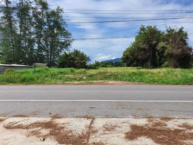 - ขายที่ดินระยอง ติดถนนเลียบชายหาดแม่รำพึง ตะพง เมืองระยอง FP-L02036