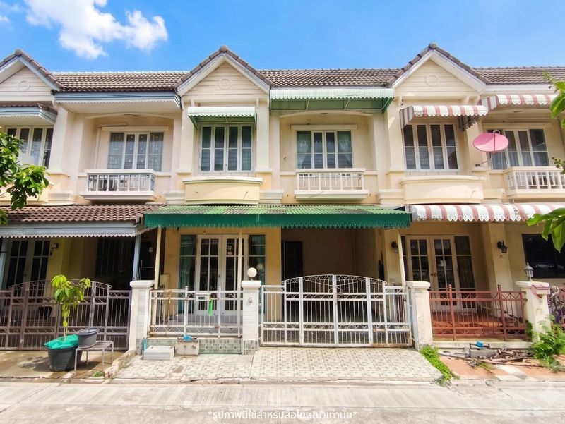 - ขายทาวน์เฮ้าส์ 2 ชั้น หมู่บ้านบุศรินทร์ ธนบุรีรมย์ ซอย ประชาอุทิศ 129 เนื้อที่ 20.1 ตารางวา 3 ห้องนอน ตำบลบางครุ อำเภอพระประแดง จังหวัดสมุทรปราการ
