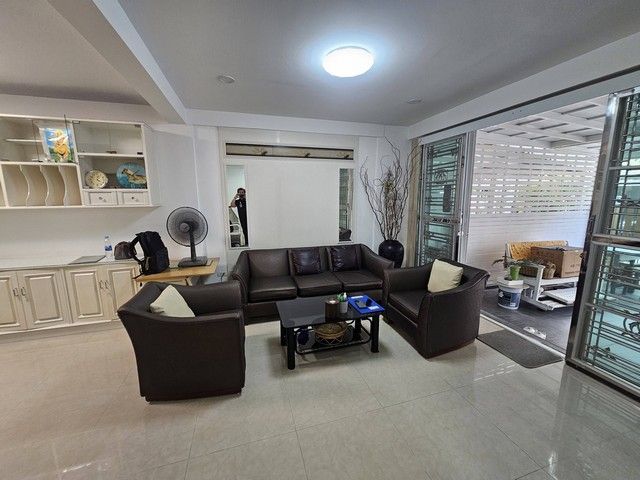 - เช่า29,000 ขาย4.5 ล.ทาวน์โฮม 3 ชั้น รีโนเวทใหม่ทั้งหลัง ศุภาลัย วิลล์ สุขุมวิท - ศรีนครินทร์