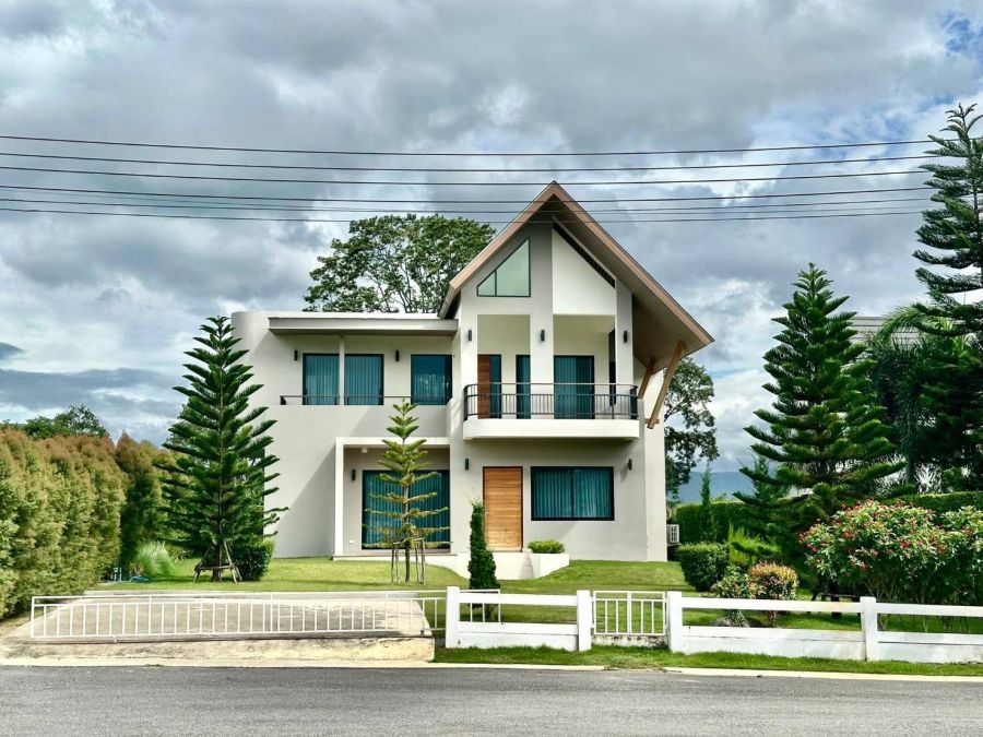 - ขายบ้านเขาใหญ่ หมูสี บ้านในโครงการจัดสรร 3 ห้องนอน 3 ห้องน้ำ บ้านใหม่พร้อมอยู่ วิวภูเขาสวย ในโครงการปลอดภัย มี รปภ สาธารณูปโภคครบครัน ใกล้ธนะรัชต์