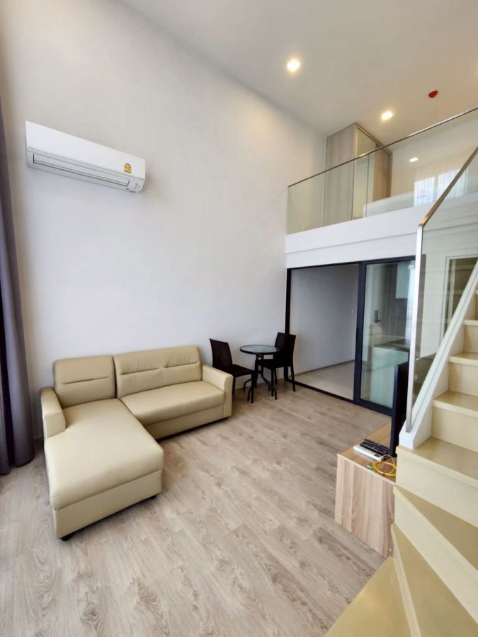 - ให้เช่า คอนโด เดอะทรี พัฒนาการ-เอกมัย ห้องสไตล์ duplex/loft ใกล้ ม.รามคำแหง ราคา 25,000 บาท/เดือน