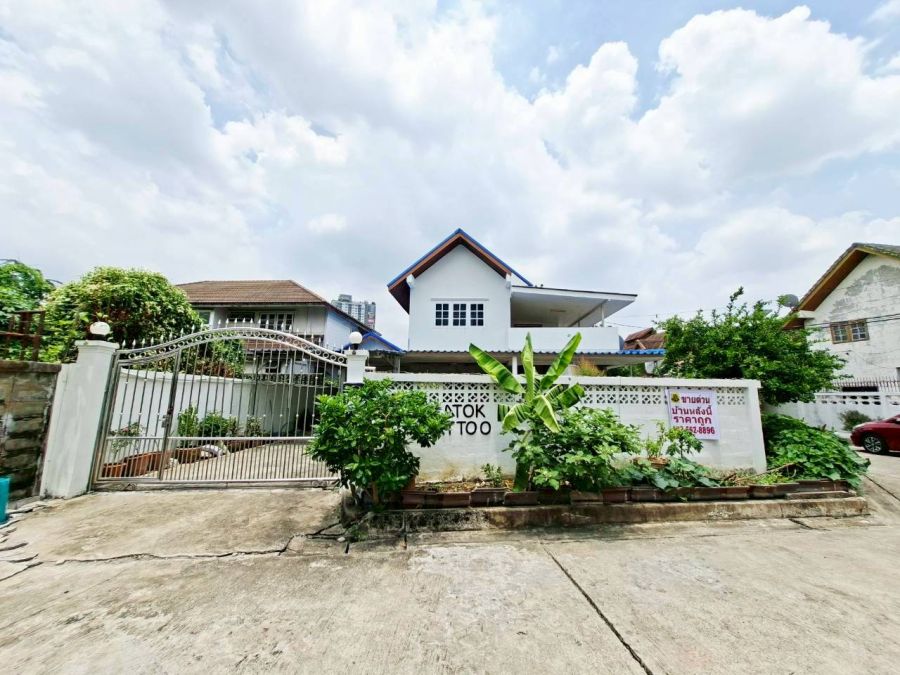 - ขายบ้านเดี่ยว 2 ชั้น หมู่บ้านติวานนท์วิลล่า ซอยติวานนท์36