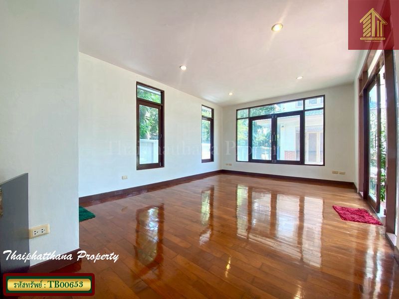 - บ้านเดี่ยวสไตล์รีสอร์ท หมู่บ้าน ฟอเรสท์โฮม รังสิต คลอง 7 ลำผักกูด ธัญบุรี