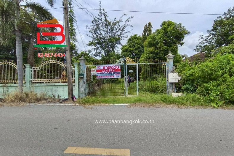 - ที่ดินพร้อมบ้าน ตรงข้ามวัดศิริจันทราราม (คลอง5) เนื้อที่ 29-0-11.5 ไร่ ถนนปท.3010 อ.คลองหลวง จ.ปทุมธานี