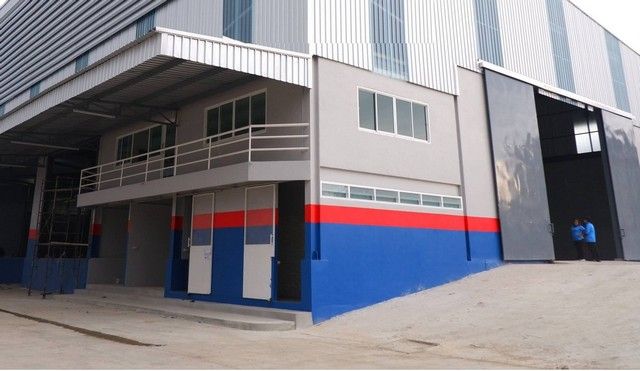 - ให้เช่าโกดังขนาด 1500-1600 ตารางเมตร ถนน บางนา - ตราด ( ซอย วัดศรีวารีน้อย )