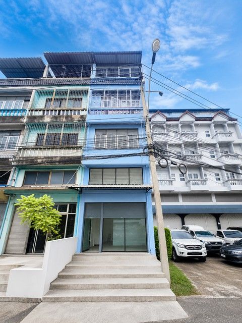 - Heathfield Inter Sch. รถไฟฟ้าสายสีส้ม น้อมเกล้า 370ม. รามคำแหง131-142 Jass อาคารพาณิชย์ 4 ชั้นครึ่ง 3นอน 3น้ำ ดาดฟ้ามีหลังค