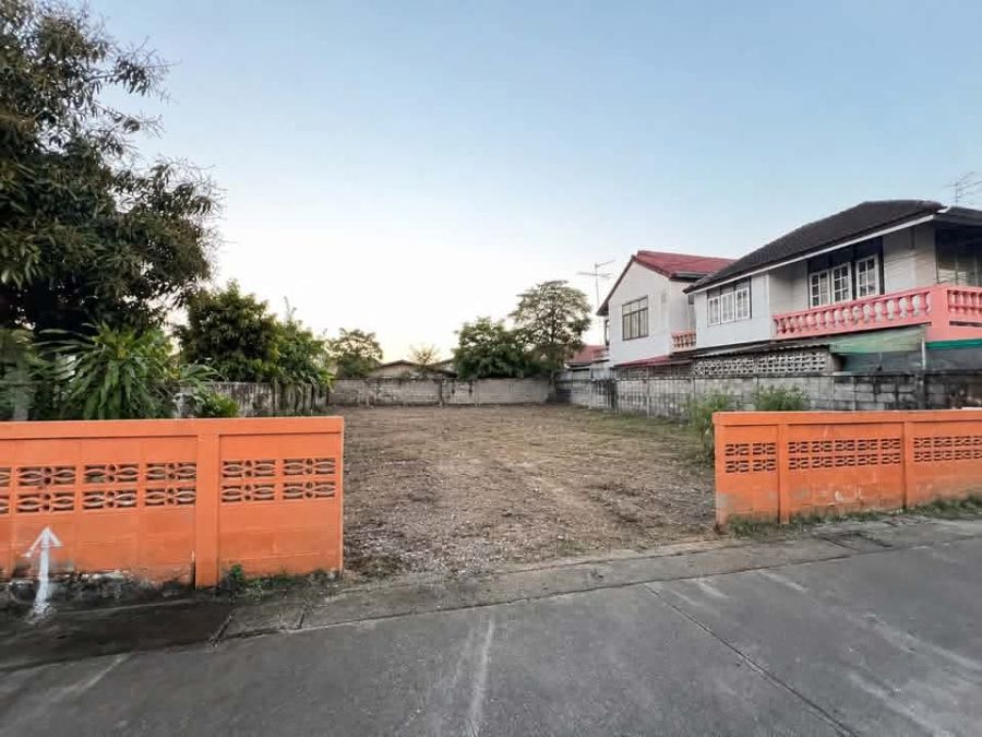 - ขายที่ดินตำบลสุเทพกลางนิมานผังสีแดงโฉนดพร้อมโอน