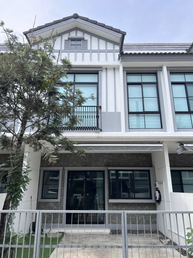 - ให้เช่าบ้านทาวน์โฮม 2 ชั้น หมู่บ้าน Indy 5 บางนา กม.7