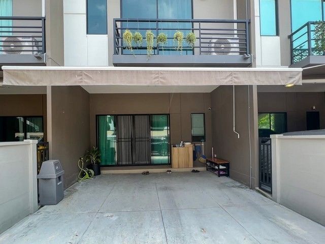 - ให้เช่าทาวโฮม บ้านกลางเมืองพหลฯ- รามอินทราใกล้ Central ลาดพร้าว, Major รัชโยธิน, Central EastVilleติดถนนเทพรักษ์ใกล้รถไฟฟ้า BTS สายหยุด
