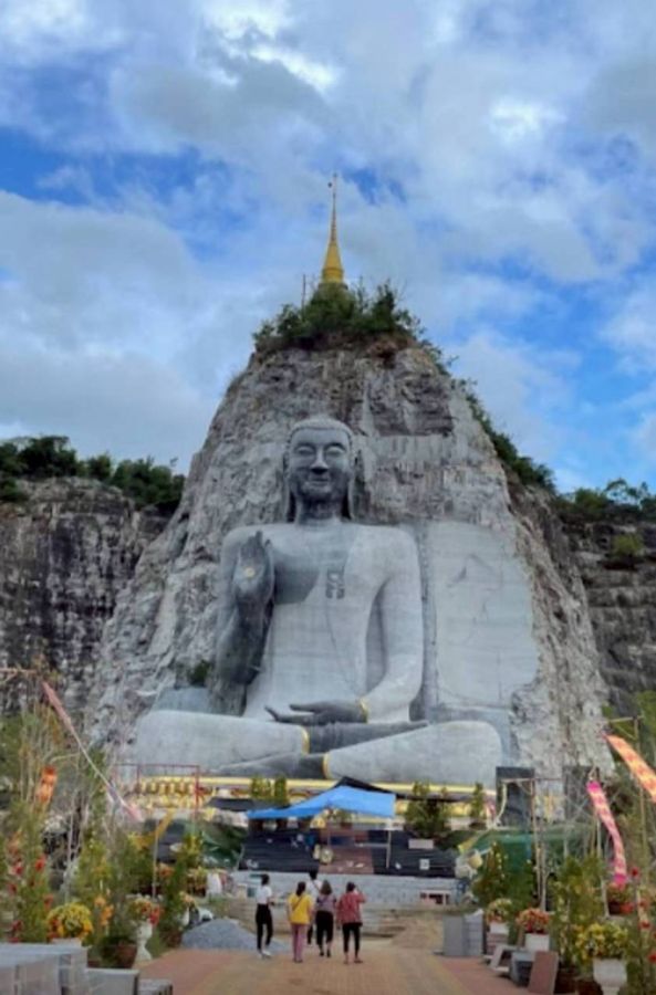 - ด่วนที่สุด! ตัดใจขายที่ดินอู่ทองแปลงสวย 204.5 ตร.ว. หน้ากว้าง 40 ม. ทำเลไข่แดงกลางชุมชน