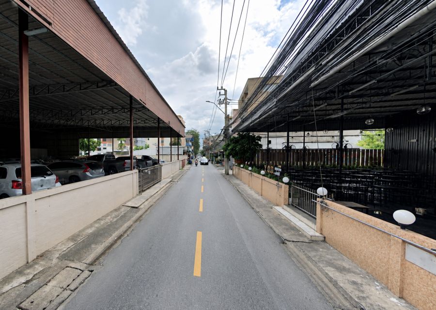 - ขาย Apartment ซอย รัชดาภิเษก 36 แยก 9-3-2 แขวงจันทรเกษม เขตจตุจักร ทิศเหนือ เนื้อที่ 100 ตารางวา จำนวน 50 ห้องพัก