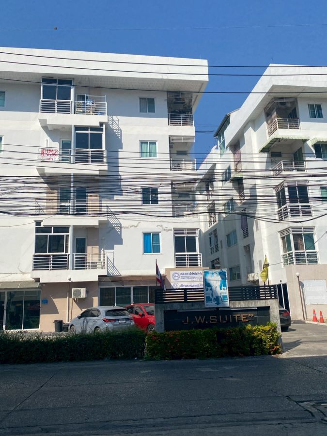 - ขายคอนโด J.W. Suite โชคชัย4 ห้องสตูดิโอ ขนาด 28 ตร.ม.