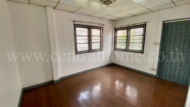 - บ้านเดี่ยวติดถนนกาญจนาภาเษก หมู่บ้านมิตรประชาวิลล่าโครงการพิเศษ