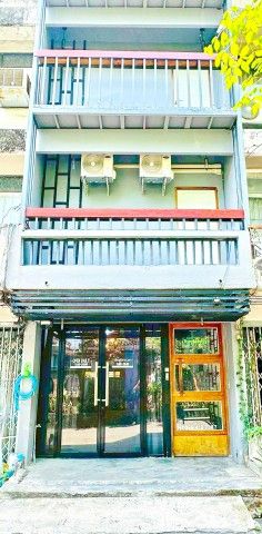 - สี่แยกอรุณอมรินทร์ 48 ตร.ว.192 ตร.ม. 16 นอน พร้อมดำเนินธุรกิจ โฮสเทล ใกล้ MRTบางยี่ขัน 810ม. พระราม8 อาคารพาณิชย์ 4 ชั้น 6 น้ำ