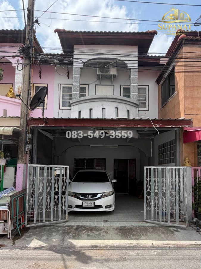- ขายด่วน! บ้านทาวน์เฮาส์ 2 ชั้น หลุดจอง ต.ตลาดหลวง ทำเลกลางเมืองอ่างทอง ใกล้ตลาด โรงเรียน รพ. ห้าง