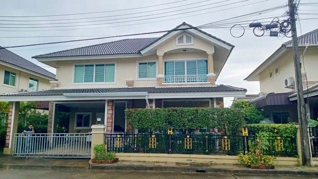 - ขายบ้านพร้อมเข้า อยู่ในโครงการบ้านกาญจน์กนก 2 ใกล้ รร.Mill Hill