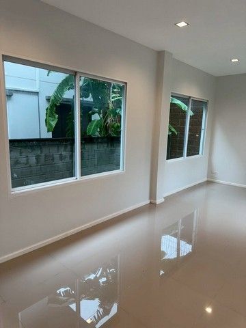 - บ้านเดี่ยว 2 ชั้น 54 ตรว. 140 ตรม. casa ville รังสิต รังสิต-คลอง 2