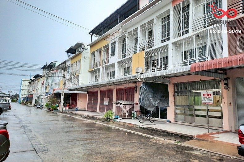 - ขายอาคารพาณิชย์ 3 ชั้น บ้านบุษรา เพชรเกษ 81 (ซ.มาเจริญ) 18 ตร.ว.