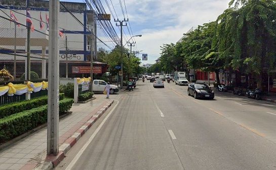 - ขายที่ดินพร้อมสิ่งปลูกสร้าง นาคนิวาส ซอย 2 ใกล้ Central EastVille