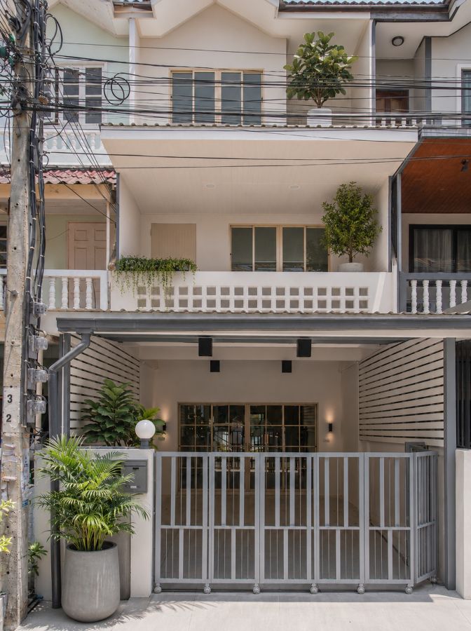 - เจ้าของขายเอง! บ้านรีโนเวทใหม่ทั้งหลัง หมู่บ้านสินทวี 8 พระราม 2 พร้อมอยู่ ราคา 3.69 ล้านบาท