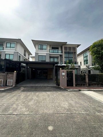 - ขายบ้านเดี่ยว 3 ชั้น โครงการภัสสร สรงประภา ดอนเมือง ทำเลศักยภาพ ใกล้สนามบินดอนเมือง และ รร.นานาชาติ Harrow