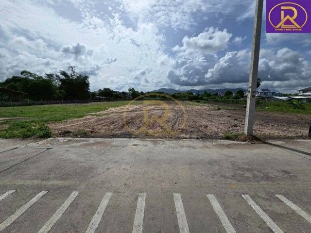 - ขายที่ดินแปลงสวย วิวภูเขา 4 ไร่ 40 ตร.ว. ทำเลดี ใกล้ถนนข้าวหลาม ต.ห้วยกะปิ อ.เมืองชลบุรี จ.ชลบุรี