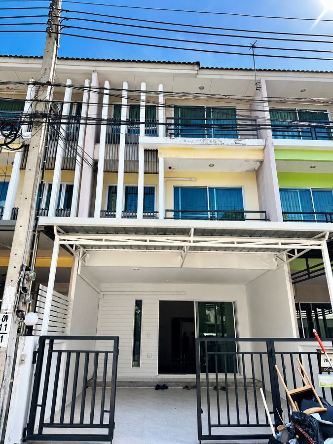 - ขายบ้านทาวน์โฮม 3 ชั้น วิสต้า ปาร์ค พระราม 2 ซอย 54 พร้อมอยู่ ทำเลดี ใกล้เซ็นทรัล พระราม 2