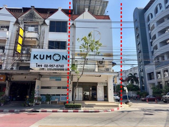 - ขายอาคารพาณิชย์ หลังมุม พื้นที่ 25 ตารางวา ถนนอินทราภรณ์ แขวงพลับพลา เขตวังทองหลาง กทม.
