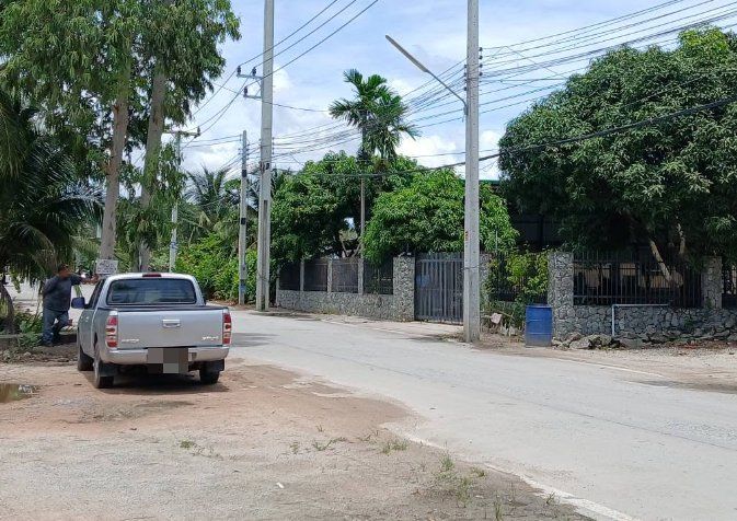 - ขายที่ดินถมแล้วหนองข้างคอก 1 ไร่ ติดวิวเขาหน้าสนง.ตำรวจภูธรภาค2 ใกล้ถ.มอเตอร์เวย์7-240เมตร อ.เมืองชลบุรี
