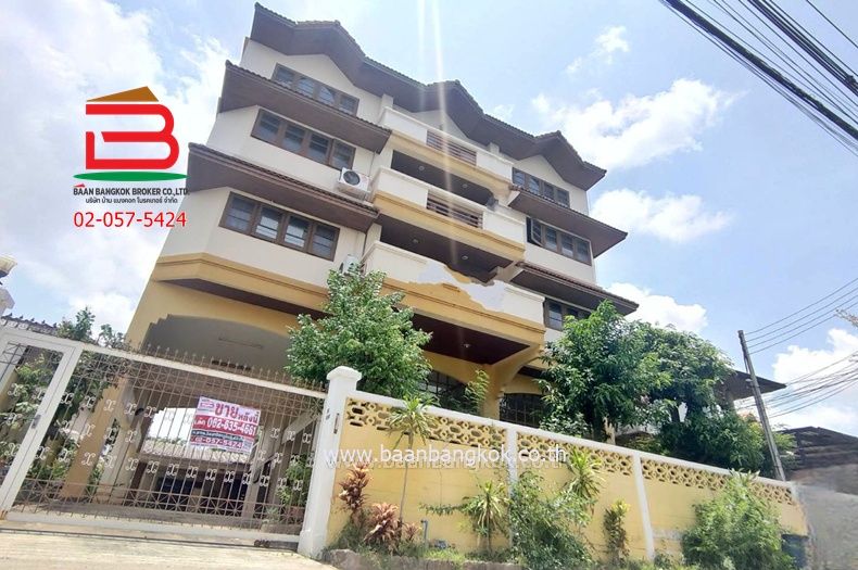 - บ้านเดี่ยว ซอยสุขุมวิท 99 ตรงข้ามซอยสุขุมวิท 62 เนื้อที่ 115 ตรว. ถนนสุขุมวิท แขวงบางจาก เขตพระโขนง กรุงเทพมหานคร