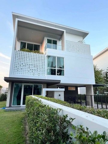 - Nirvana ABSOLUTE Krungthep Kreetha ทำเลศักยภาพ กรุงเทพกรีฑาศรีนครินทร์ พื้นที่ใช้สอย 329 ตร.ม. เนื้อที่ดิน 85 ตร.ว.