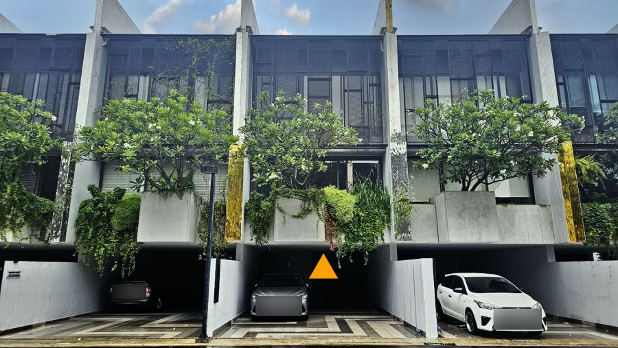 - ทาวน์โฮมหรู Baan Puripuri Courtyard Pattanakarn บ้านภูริปุรี คอร์ทยาร์ด พัฒนาการ เขตสวนหลวง กรุงเทพ