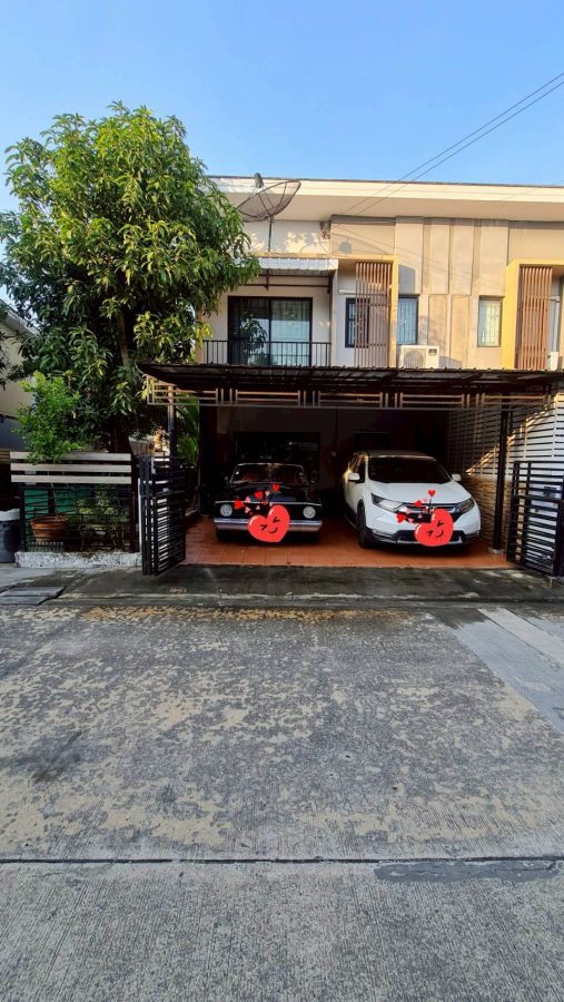 - ทาวน์โฮม 2 ชั้น (29ตร.ว, 3นอน, 2น้ำ, 3รถ) โครงการณ์ เดอะ คอนเนค ประชาอุทิศ 27 พฤกษา, บางมด ทุ่งครุ, พร้อม Furniture Built-in ทั้งหลัง, เจ้าของขายเอง